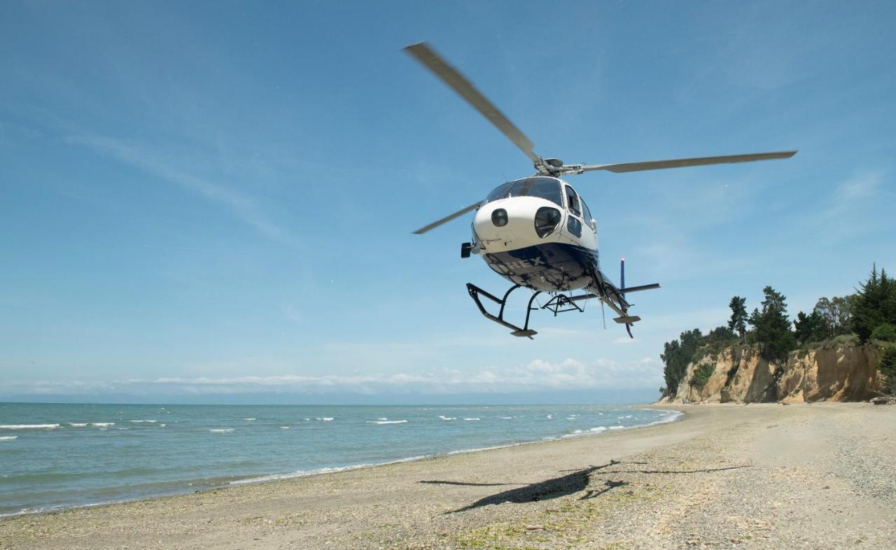 Windhover Suites Tasman Exterior photo